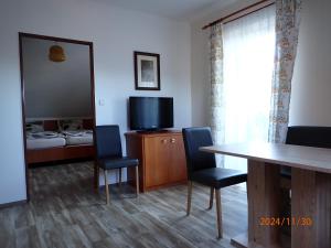 Μια τηλεόραση ή/και κέντρο ψυχαγωγίας στο Apartmány Fischer