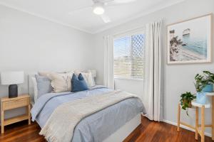 Bridgeport pet-friendly Pool Getaway客房内的一张或多张床位