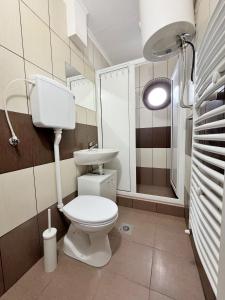 Koupelna v ubytování Vila Aurora , 50m od Gondole Brzece