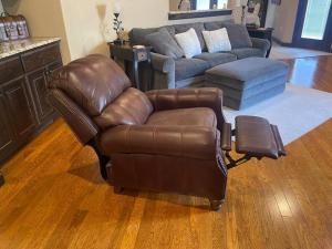 Setusvæði á Oxford House - Pet Loving, Fenced, Garage, near I-35, UCO, OCU, Lazy E, OKC with 3 comfortable beds!