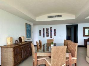 Χώρος καθιστικού στο Bay View Grand Marina- 3 bedrooms with jacuzzi-602S