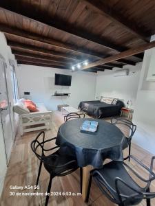 Et tv og/eller underholdning på Nuestra Esquina