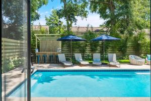 Hồ bơi trong/gần Sandpiper Cottage - 1005 Mallery Street