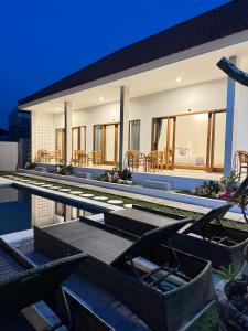 Bazén v ubytování Bayedan Homestay nebo v jeho okolí