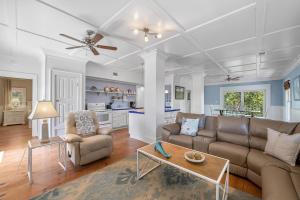 Posezení v ubytování Ole River Cottage