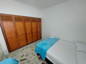 Galería fotográfica de Apartamento en el Centro de Roldanillo 5 habitaciones 9 camas 4 baños en Roldanillo