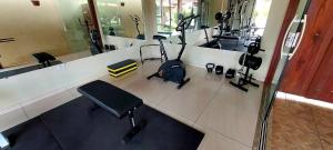 Fitness centrum a/nebo fitness zařízení v ubytování Pousada das Saíras