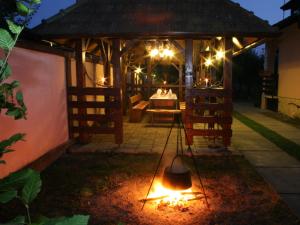 Patio alebo iná vonkajšia časť ubytovania Apartments Vrata Baranje