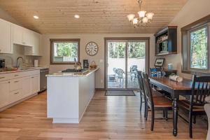 Gallery image of 11 Pine Bough in Sunriver