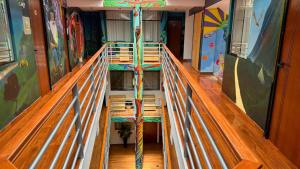 Palanda nebo palandy na pokoji v ubytování Magic Packer Hostel
