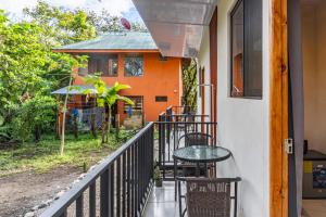 Rõdu või terrass majutusasutuses Casa Terra Hostel