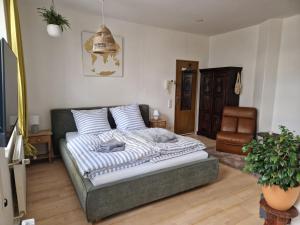 Postel nebo postele na pokoji v ubytování kleines Appartement - zentral, citynah, Stadion, Westfallenhalle