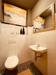 A bathroom at Sonnalm Panoramablick