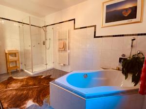 A bathroom at Sonnalm Panoramablick