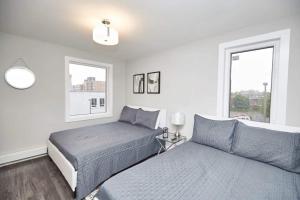 Gallery image of Clifton Hill Hideaway 3a - Two Bedroom Condo in Niagara Falls