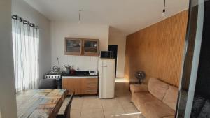 Kuchyň nebo kuchyňský kout v ubytování Itapiruba 250 m da Praia - Casa Secundária - Fundos