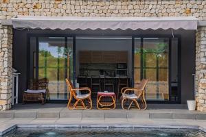 Αίθριο ή υπαίθριος χώρος στο Beach Strip Villa