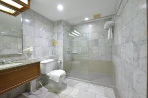 Koupelna v ubytování Loei Palace Hotel