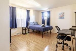 Posezení v ubytování Comfortable Private Rooms in Rochester