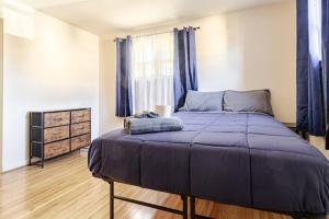 Postel nebo postele na pokoji v ubytování Comfortable Private Rooms in Rochester