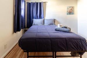 Postel nebo postele na pokoji v ubytování Comfortable Private Rooms in Rochester