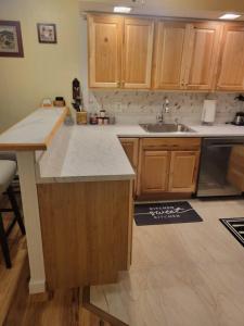 A cozinha ou kitchenette de Gateway Condominium