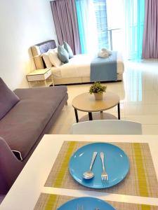 Foto Kuala Lumpuris asuva majutusasutuse SUNU温馨大床房KLcc双峰塔6分钟轻轨旁泳池 带阳台 galeriist