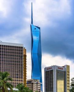 Foto Kuala Lumpuris asuva majutusasutuse SUNU温馨大床房KLcc双峰塔6分钟轻轨旁泳池 带阳台 galeriist