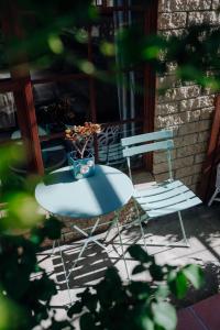 Zdjęcie z galerii obiektu one-Bedroom Suite-Close to beach and CBD w mieście Kingston Beach