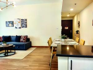 Fotografie z fotogalerie ubytování 1 BR renovated apartment in Marina Diamond 3 close to tram and metro v Dubaji