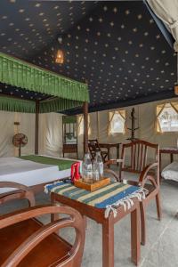 Posezení v ubytování Dera Baghdarrah Nature Retreat Udaipur