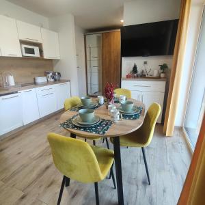 Η κουζίνα ή μικρή κουζίνα στο Apartament ZłotogórSKI Lądek-Zdrój