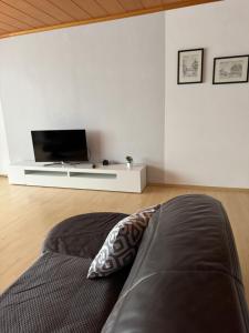 Galeriebild der Unterkunft 3 Zimmerwohnung mit 2 Schlafzimmer Balkon Küche TV WLAN in Langenzenn