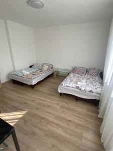 Fotografia z galérie ubytovania Balatonalmádi Kazinczy apartman v destinácii Balatonalmádi