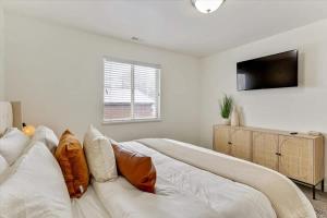 Imagine din galeria proprietății Right off Main St Spring Acres Arts Park Close în Springville