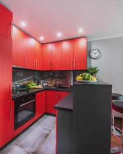 Kuchyňa alebo kuchynka v ubytovaní P&O Apartments Wola Tarasy
