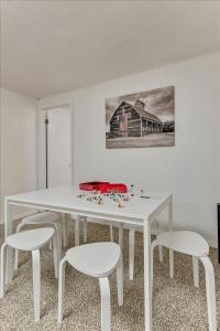 Fotografie z fotogalerie ubytování King Bed Full Kitchen Central Location v destinaci West Valley City