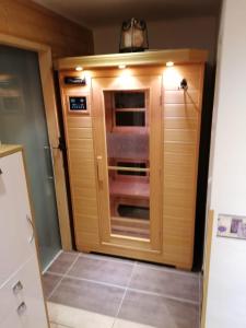 Fotografia z galérie ubytovania Urlaub am Krausberghof, Apartment mit Balkon und Parkplatz, inmitten der Natur, kostenfreie Kaffeekapseln, 6 Fahrminuten zur Alpentherme Gastein und zur Schlossalmbahn, Spielplatz, großer Gartenbereich v destinácii Bad Hofgastein