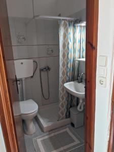 A bathroom at Kamelia
