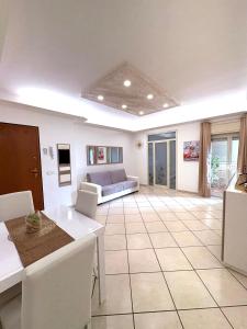 Ruang duduk di Magnolia house