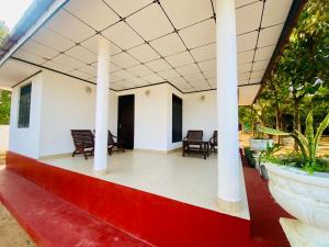 Bazén v ubytování Yala Beach Resort nebo v jeho okolí