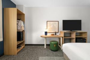 Spark By Hilton Hershey Near The Park的电视和/或娱乐中心
