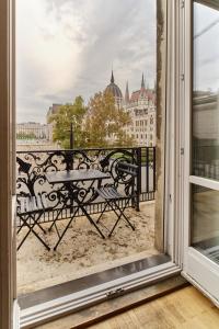 Charming Budapest Apartment with Parliament Views 1055 Budapest, Kossuth Lajos tér 13-15 kép - 2