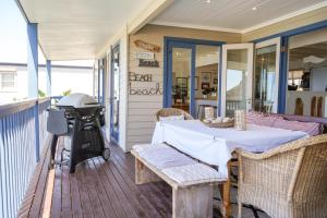 Χώρος καθιστικού στο Starboard House - Characterful house above Glencairn beach - sleeps 6