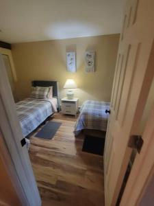 Uma cama ou camas num quarto em Gateway Condominium