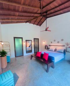 Ένα ή περισσότερα κρεβάτια σε δωμάτιο στο Island tropical retreat +66 φωτογραφίες