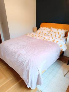 Posteľ alebo postele v izbe v ubytovaní Coco Chanel Cosy 45 m2 city centre fast wifi