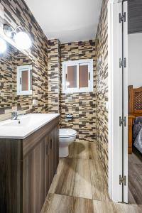 Un baño de APARTAMENTO EN OLVERA CON GARAJE