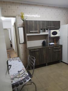 Η κουζίνα ή μικρή κουζίνα στο Casa aconchegante com 2 quartos perto do centro de São Bernardo e do rodoanel +13 φωτογραφίες