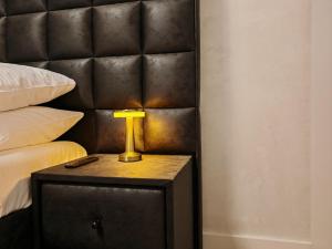 Giường trong phòng chung tại Belgrade Waterfront BW Libera Luxury Apartment with Balcony and Garage